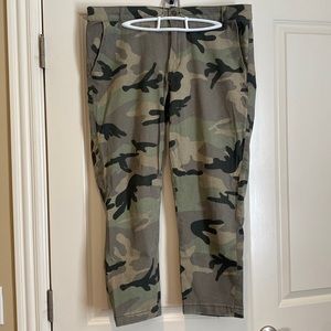 Kancan camouflage stretch chinos. Ankle length. Super soft and comfy!